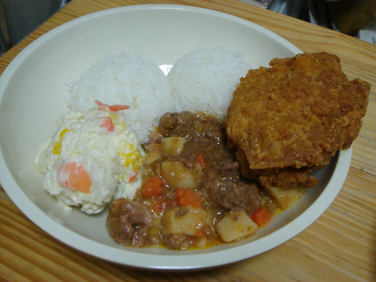 沖縄ホーメルのストゥー缶 ビーフシチュー缶詰 沖縄ハワイ湘南スローライフ