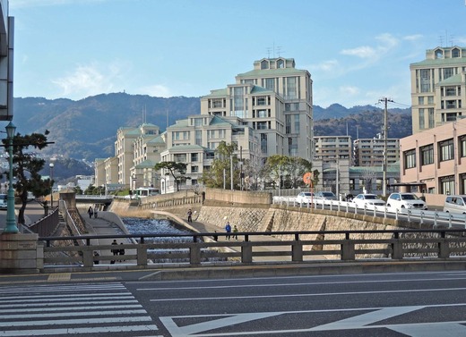 神戸市立東灘図書館