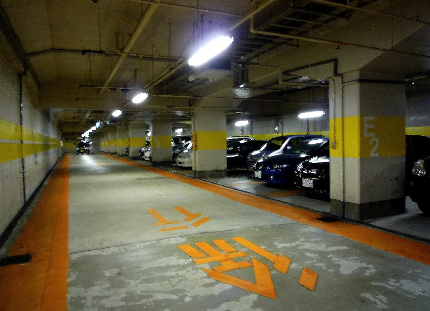 三宮中央通り駐車場 [三宮・元町・旧居留地] : 公共施設／デザイン
