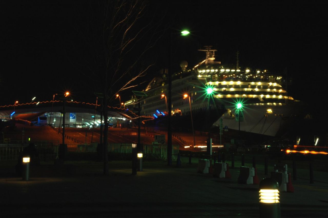 Sun Princess サン プリンセス 大さん橋に寄港 公共施設 デザイン