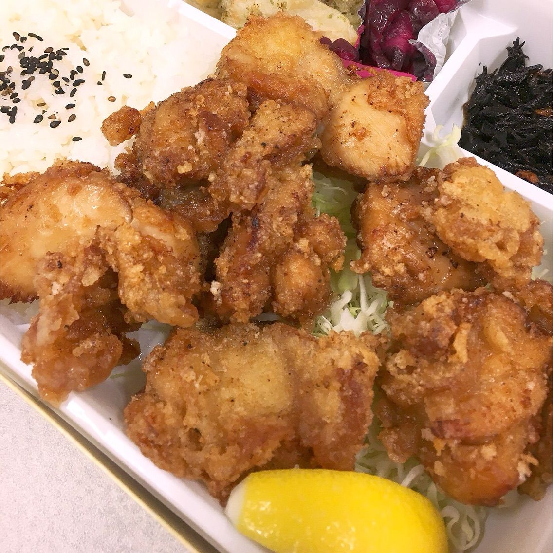 西麻布 浜の家 鳥竜田揚げ弁当をテイクアウト おさんぽ計画2