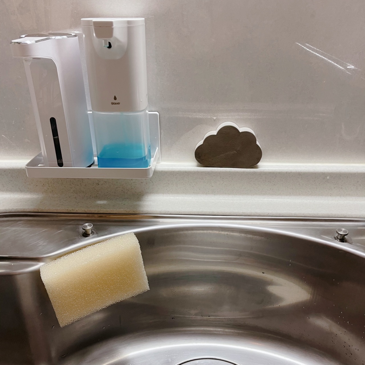 100均 ダイソーにもあったー 浮かせるスポンジホルダーukiukiminiでスッキリしました Irodori 心地よくて小さな暮らし