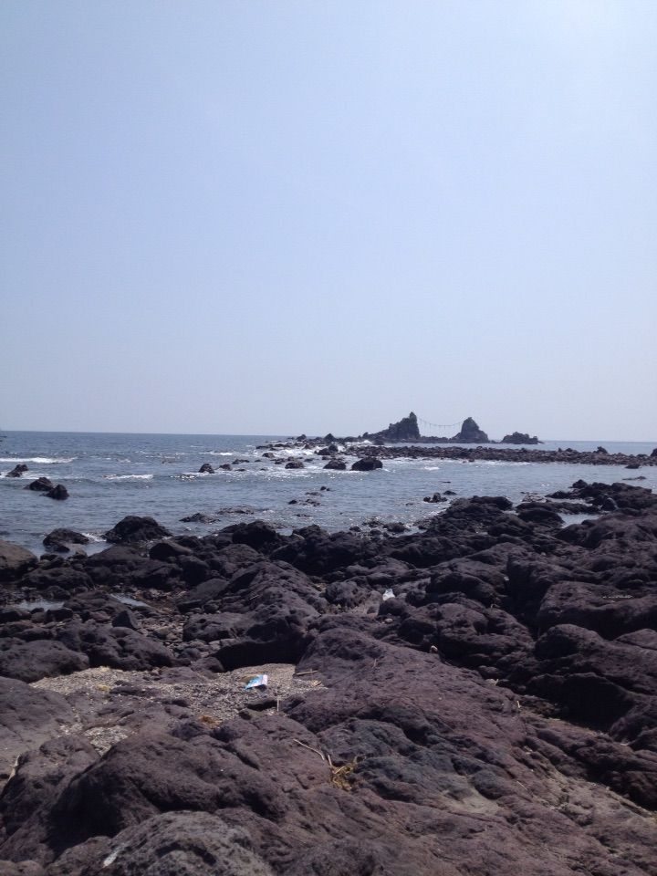 真鶴三ツ石海岸で磯遊び ランチはマコの店 三人家族 いっぱい遊ぼう 真鶴三ツ石海岸で磯遊び ランチはマコの店 三人家族 いっぱい遊ぼう