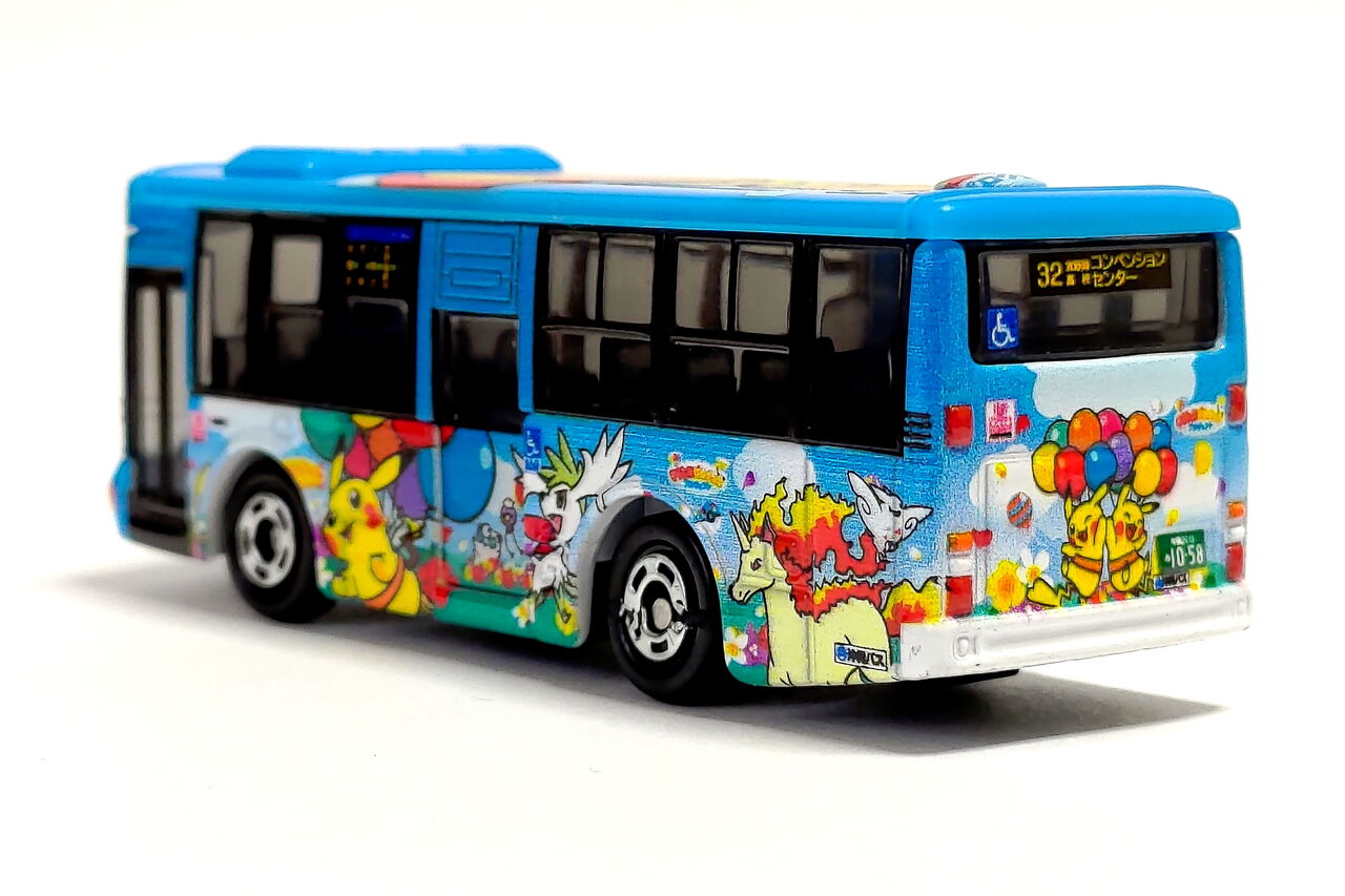 トミカ　沖縄限定　そらとぶピカチュウバス　HIS500台限定＋沖縄バス　路線バス