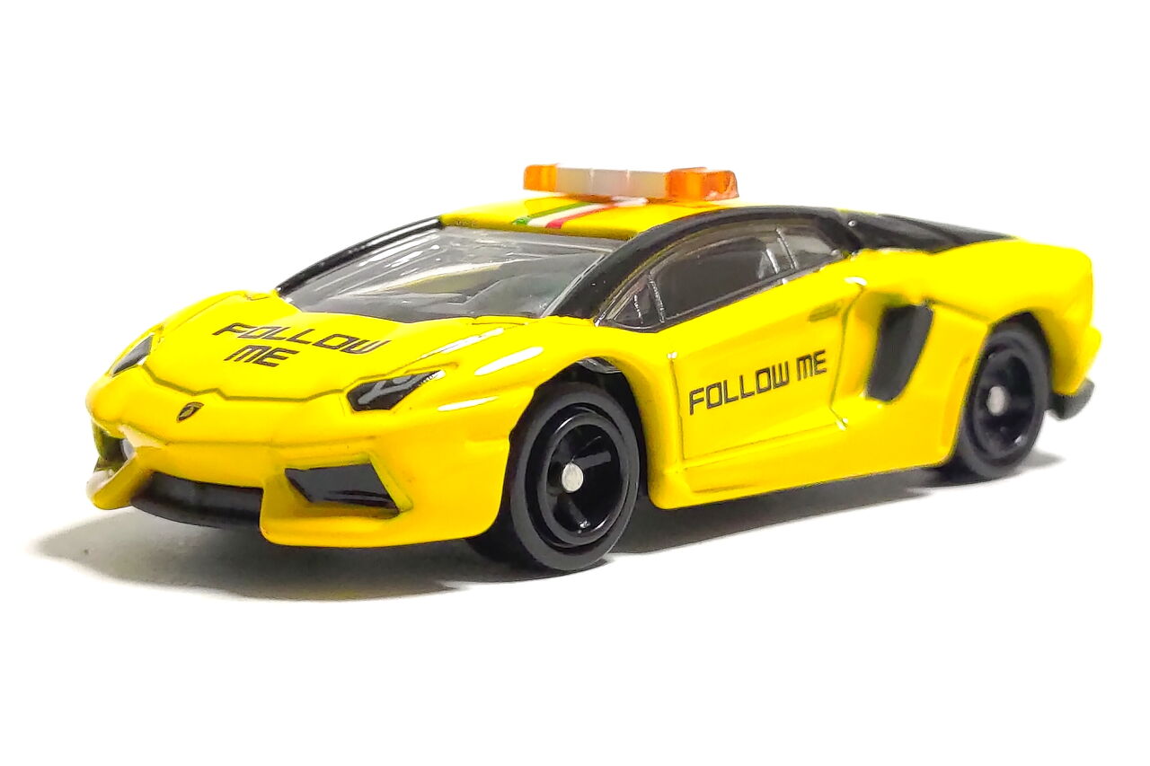 Amazon.co.jp: トミカ ランボルギーニ アヴェンタドール SVJ