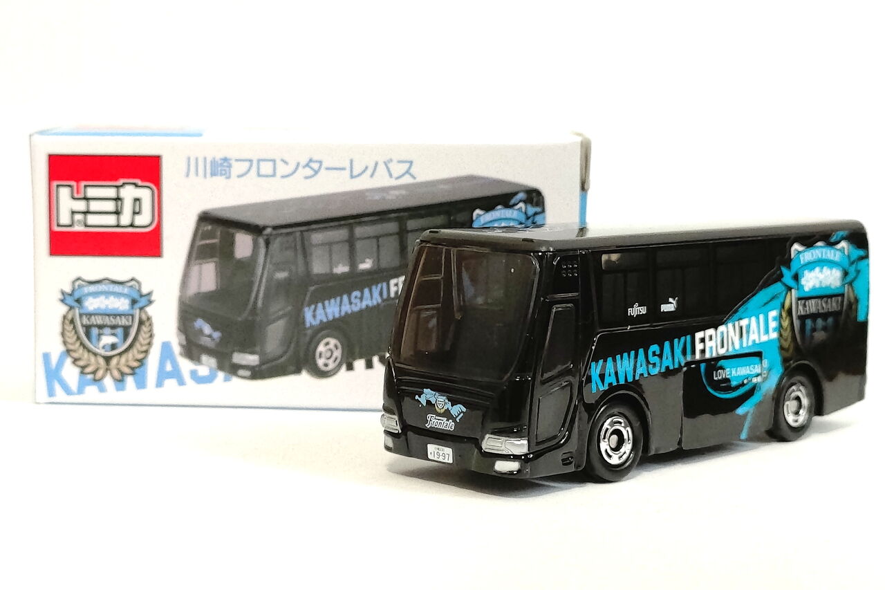 トミカ 川崎フロンターレ オフィシャルチームバス : pumiの小さな車館