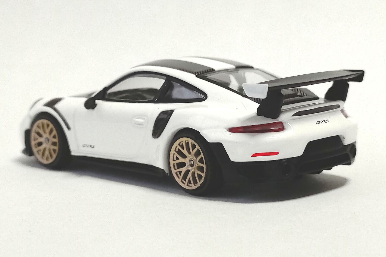 MINI GT 1/64 ポルシェ 911 GT2 RS ヴァイザッハ パッケージ : pumiの