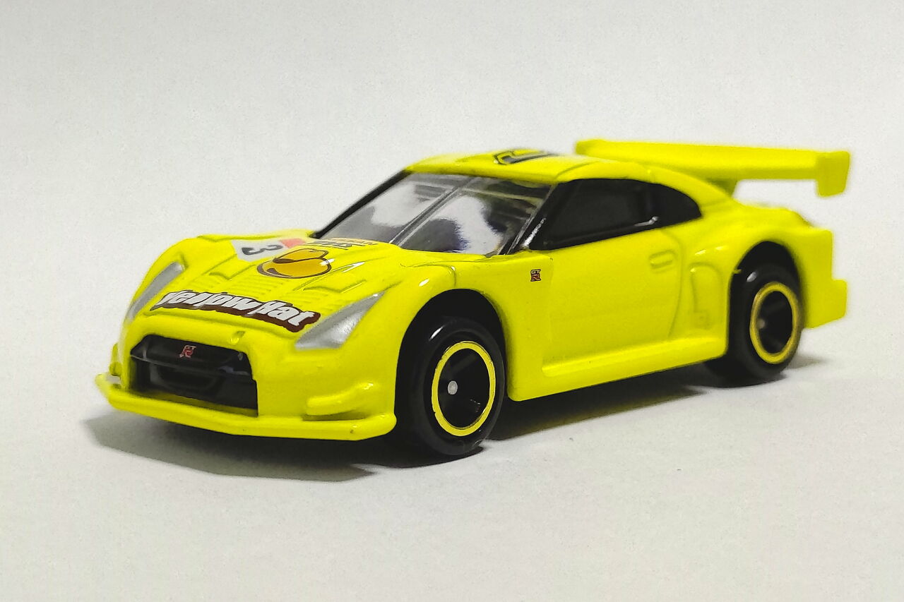 トミカ 日産 GT-R レーシングカー : pumiの小さな車館