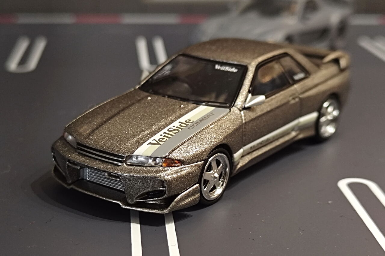 MINI GT 日産スカイラインGT-R(R32) VeilSide Combat C-Ⅰ Gold