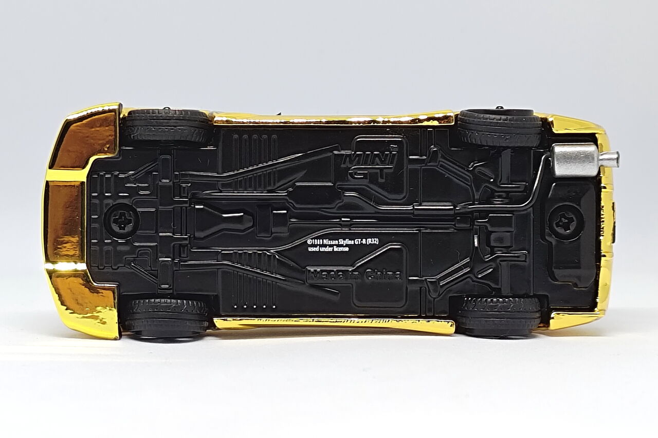 MINI GT 日産スカイラインGT-R(R32) VeilSide Combat C-Ⅰ Gold