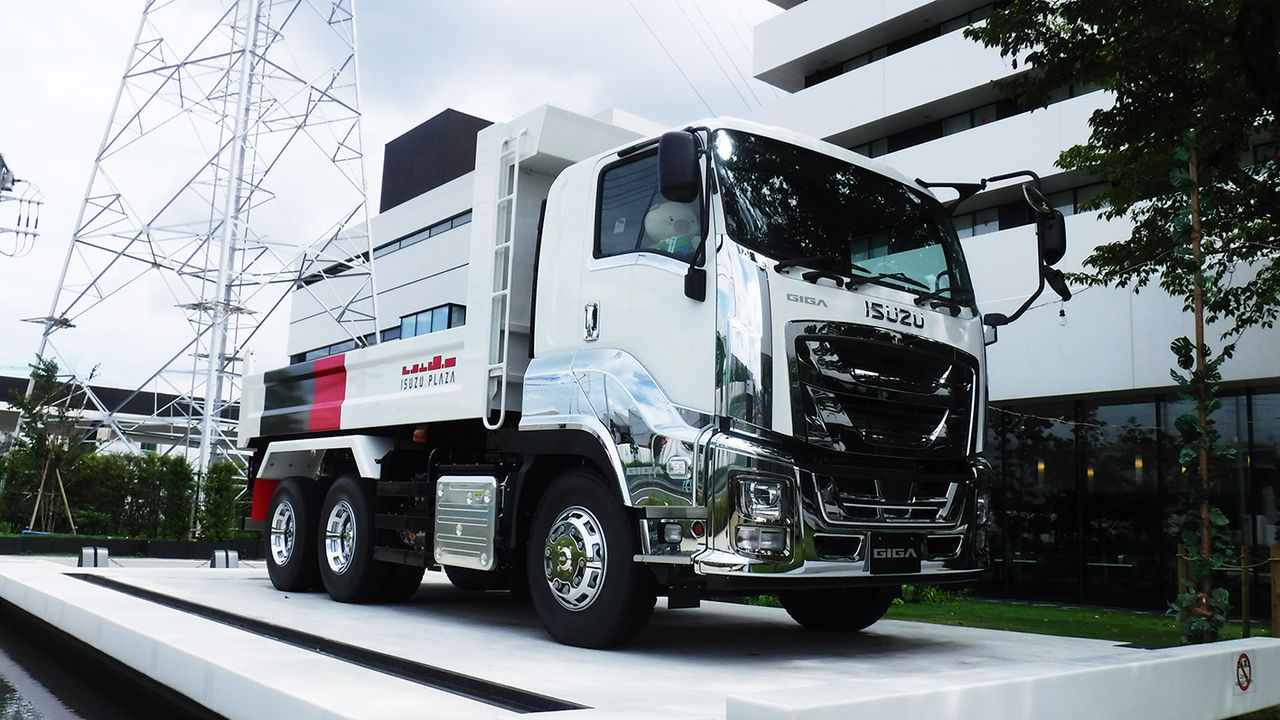 いすゞギガ トラクタrcイベント トレーラーで 運ぶ 操縦体験 を密着取材 W 流浪のポンチ絵描き 有野篤のしぶりばらしるぶぷれ いすゞギガ トラクタrcイベント トレーラーで 運ぶ 操縦体験 を密着取材 W 流浪のポンチ絵描き 有野篤のしぶりばらしるぶぷれ