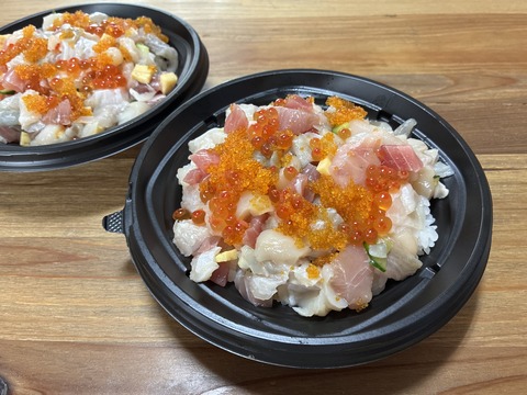 ★“なごみ亭”のホタテやエンガワがふんだんに使用された海鮮丼が30パーOFFの692円だったという衝撃を誰かに伝えたくてでも伝わらなくて今日も夜空を眺めてる★