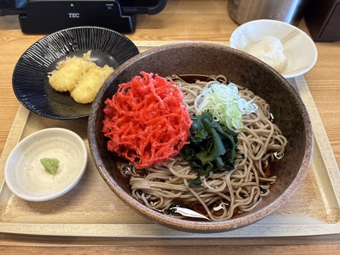 ★朝の7時からモーニングおそばできちゃう“十勝晴れ”DE…ライトめにと思ったのに気づけば“紅しょうが天そばの大盛りイカ天大根おろしマシ”が目の前に★
