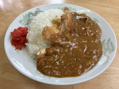 ★ いつも混んでいてブーブーが停めれない“横丁ラーメン”DE…その辺の大澤誉志幸より遥かに途方に暮れていたファッキンおじたんがわずかな隙を見逃さずに潜り込みセーフ★