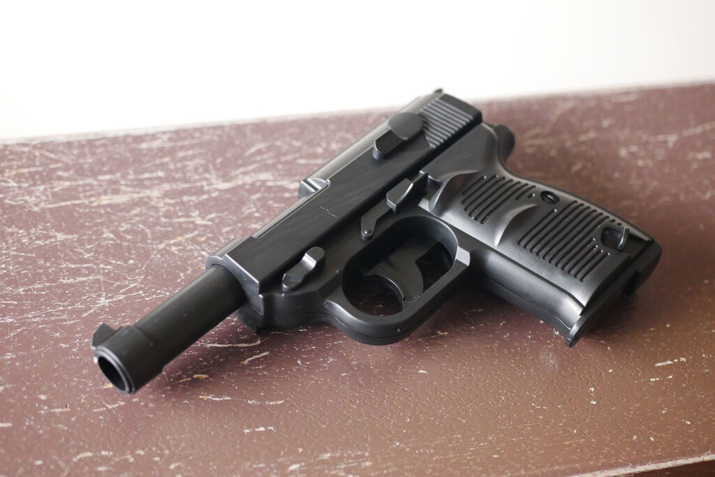 ワルサーP38風 ダイソーのおもちゃ : でぃーえすわんつー。