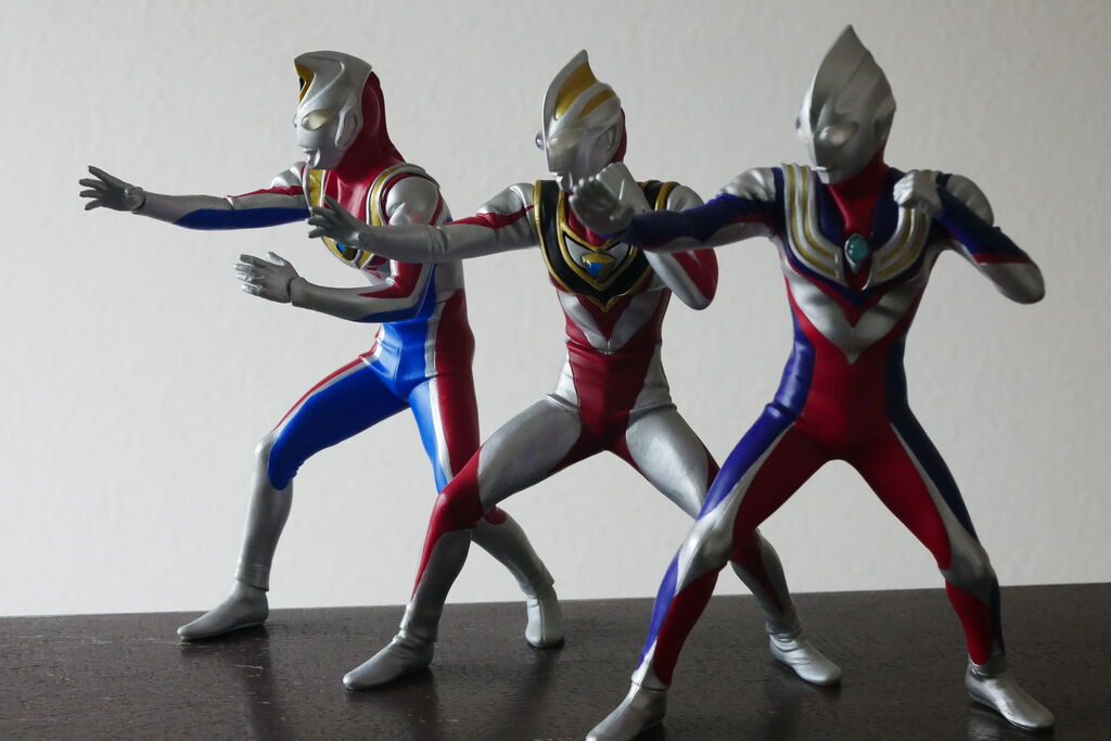 英雄勇像 ウルトラマンダイナ : でぃーえすわんつー。