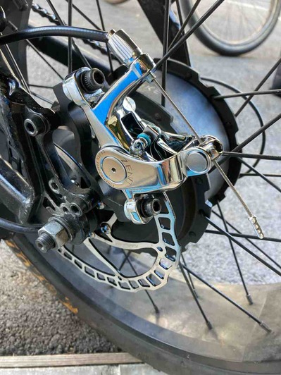 eバイクにもお勧めのメカニカルデュアルピストンディスクブレー