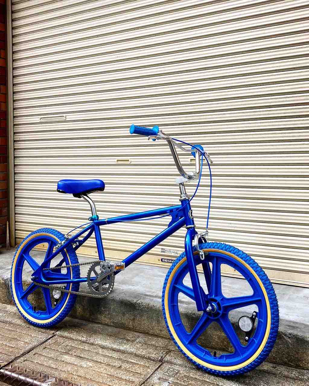 青いBMX自転車 小径ホイール20インチ　搬送しませんので取りに来られる方 青いBMX自転車 小径ホイール20インチ 搬送しませんので取りに来