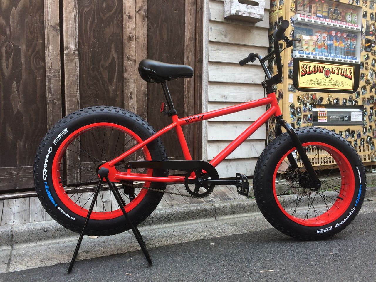 ファットバイク用メンテナンススタンドが入荷しました ビーチクルーザー専門店 スローサイクル Blog