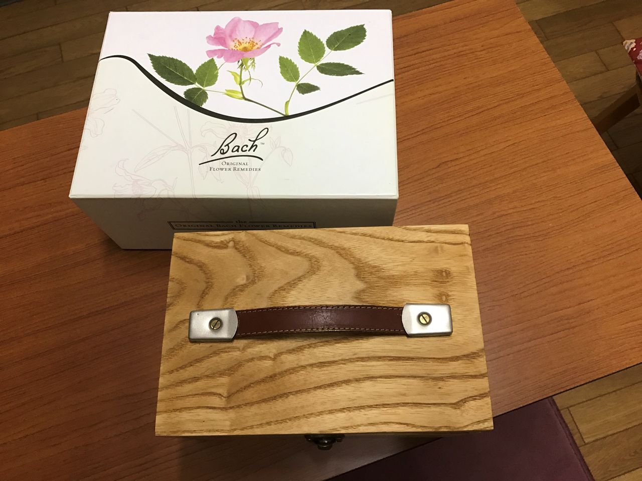 出品は今月中のみ。バッチフラワー レメディ 木箱付き