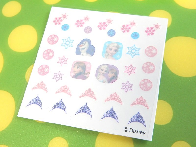 ダイソー アナ雪ネイルシール付きお菓子購入 Escapemonos