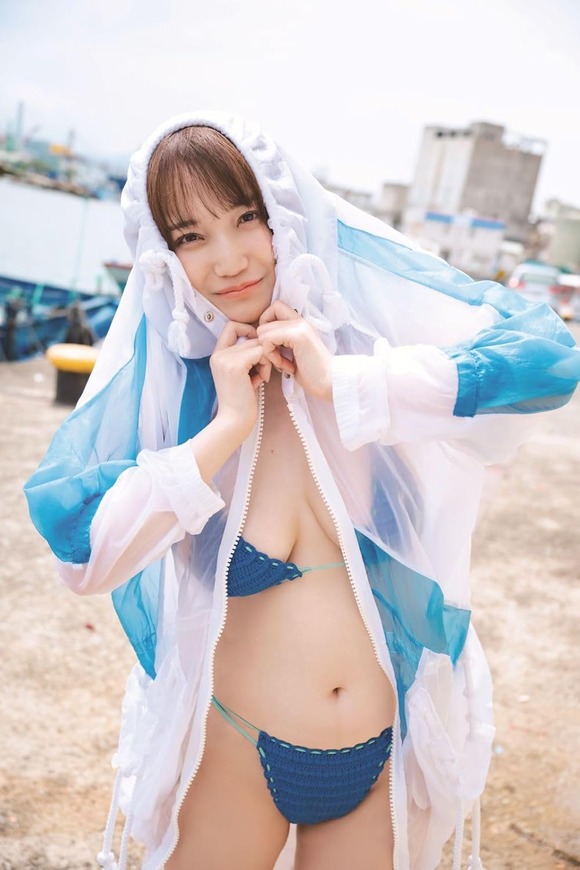 グラドル世良ののかの1st写真集で透けて見えているものは乳首という認識でよろしいでしょうか？ 5