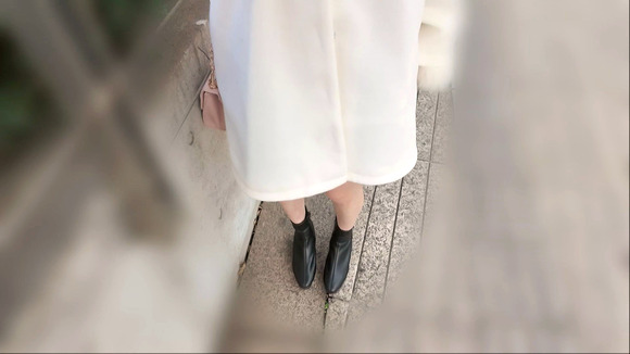 清純系女子大生がAV男優のデカチンでイキまくり！ 4
