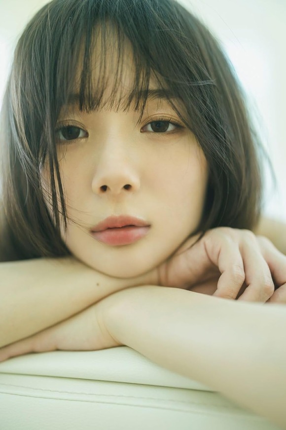 プロ雀士でモデルの岡田紗佳が新作写真集で国士無双ボディを見せるぞ！ 2
