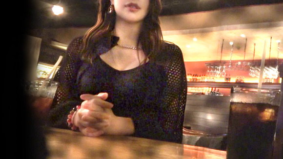 Fカップ巨乳巨尻人妻で特技はパチスロと潮吹きって最高だな！ 11