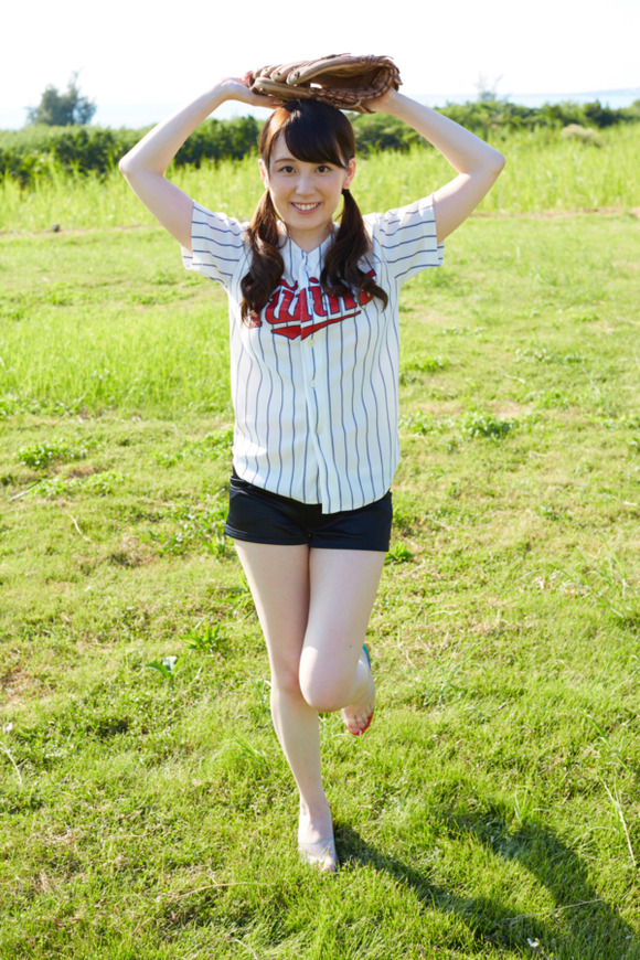グラドル岬愛奈の柔らかそうな腹肉がたまらんち 22