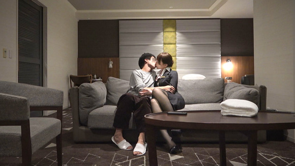 ホテル勤務の巨乳美女と勤務中セックスってええな！ 5
