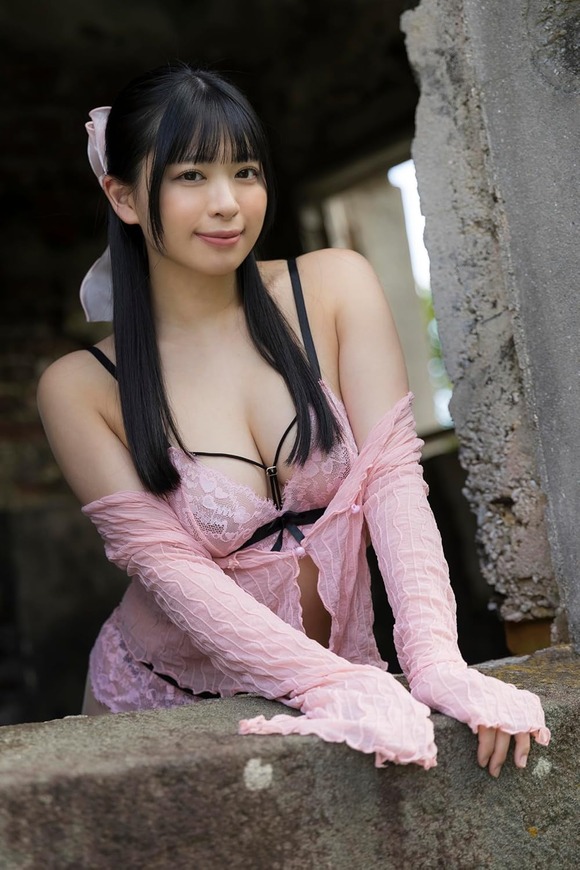 ぷるるんGカップAV女優 花柳杏奈が初写真集であんなとこやこんなとこを見せるぞ！ 3