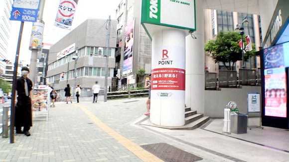 爆乳ガールズバー店員とハメ潮びしょびしょセックスってええな！ 2