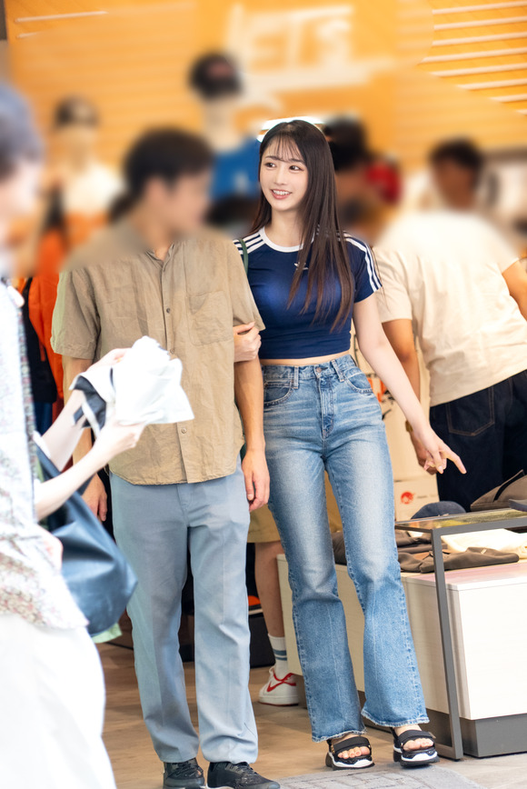 ピチピチの着衣巨乳美女とホテルでいちゃらぶセックスって最高だな！ 4
