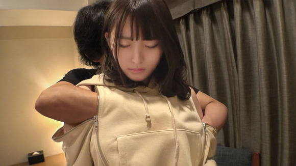 はち切れんばかりのデカパイ＋むっちむちの太もも＋１８歳ってもう１００点満点だな！ 9