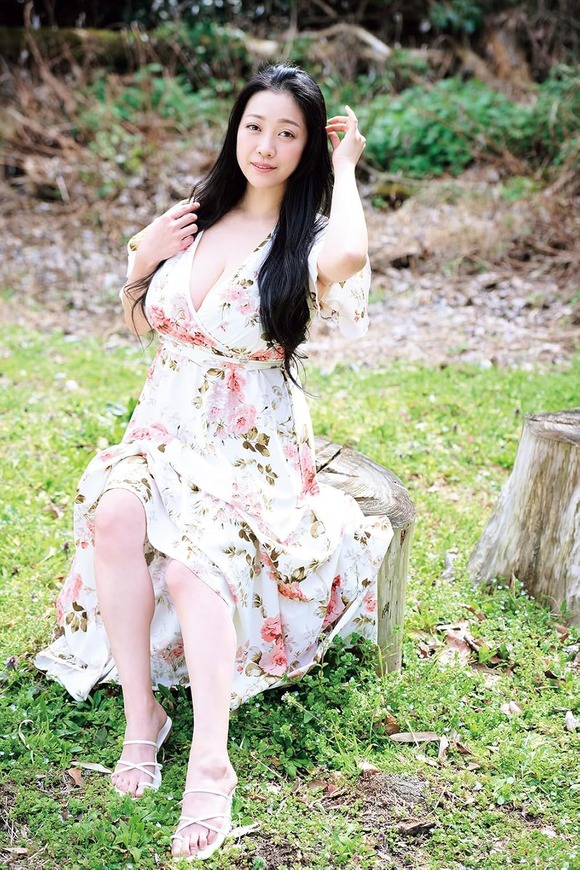今年結婚予定の小向美奈子（40歳）が13年ぶりのヘアヌード写真集を出したぞ！ 2
