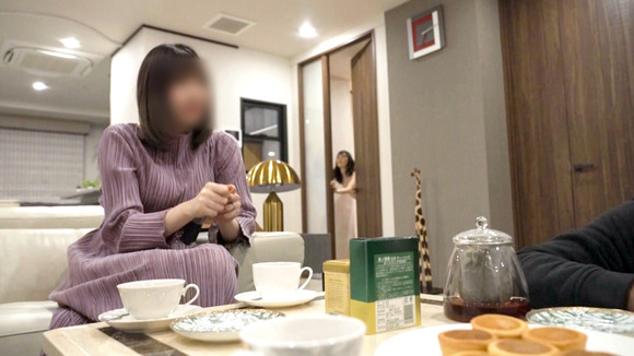 ウルトラ美脚人妻の美尻をデカチンで突きまくるって最高だな！ 18