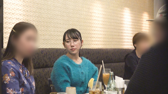 巨乳をちらつかせてマルチ勧誘で金を稼ぐ悪乳女をデカチンでお仕置きって最高だな！ 4