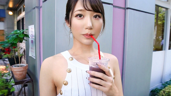 毎日毎日鉄板の上でたい焼き焼いてる美女とセックスって最高だな！ 11