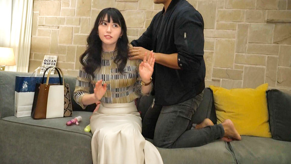 水泳インストラクターをやってる美人妻を他人棒で突きまくりセックスってええな！ 10