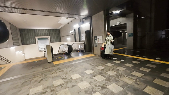 某航空会社で働く25歳CAちゃんの品格ある美尻を突きまくるって最高だな！ 3