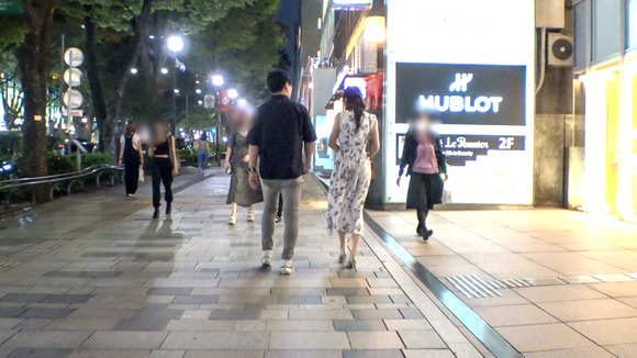 軽く手マンしただけで潮を吹いちゃう綺麗系お姉さんとホテルでセックスって最高だな！ 4