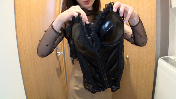 博多でプロレスやってる美女の家で夜のプロレスってええな！ 15