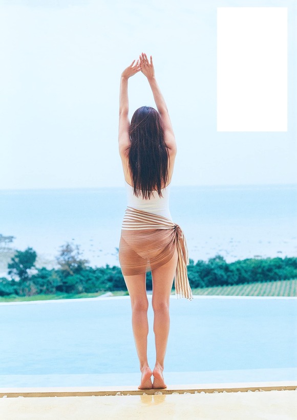 鷲見玲奈が最初で最後の写真集を出したら引退するのかと思われてFLASHに実家凸されてる件 3