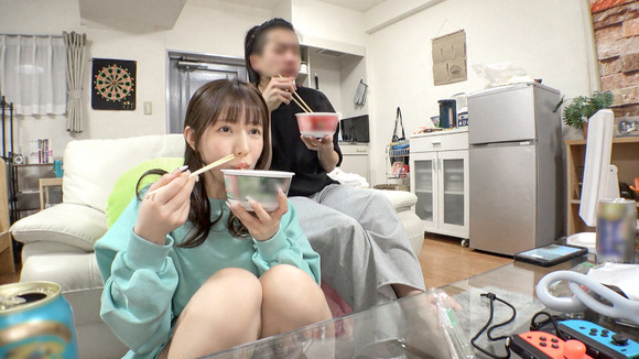家でリラックスしてるGカップはんなり関西弁彼女をガン突きバックって最高だな！ 5