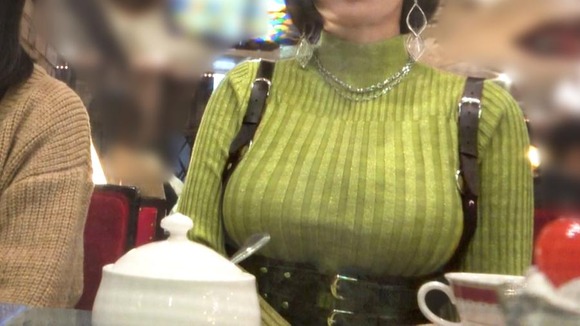 風船入れてるだろレベルの冗談みたいな着衣巨乳から本当に爆乳が出てきたら最高だな！ 7