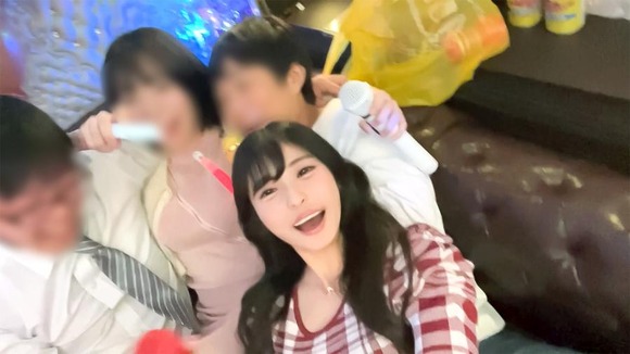エロ乳女子大生をナンパしてカラオケ店セックスって最高だな！ 4