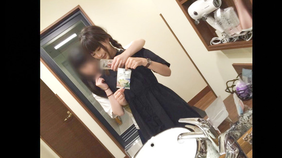 レズっ気のある美女二人とくんずほぐれつ３Pって最高だな！ 10