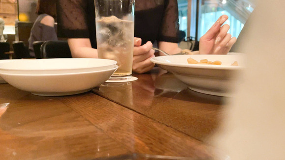 港区おじさんに媚びまくってケツ穴まで舐めまくる美女肉便器ってええな 4