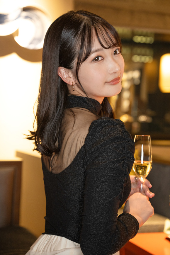 港区に憧れて上京した美女が港に巣くうオジサンチンポに溶かされるってええな！ 3